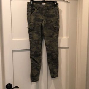 Camo jeans with zip ankle
